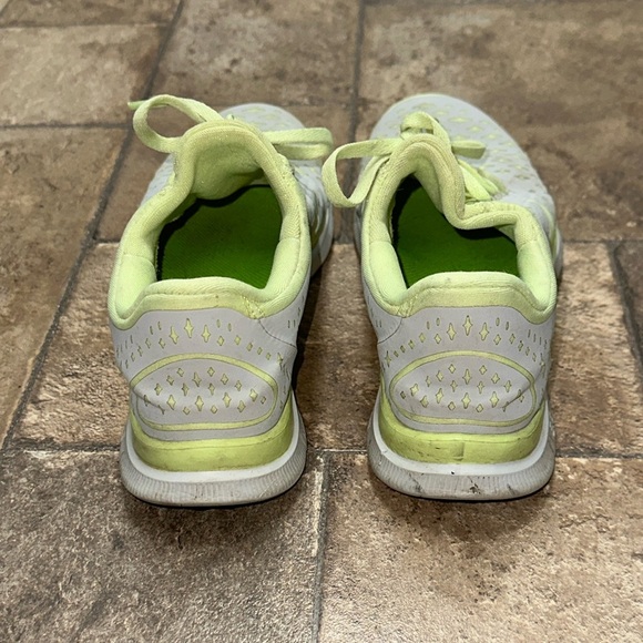 Nike Size 7 - Picture 4 of 7